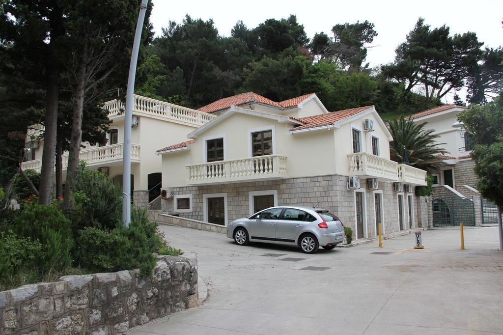 Apartments Villa Petrovac Exterior foto